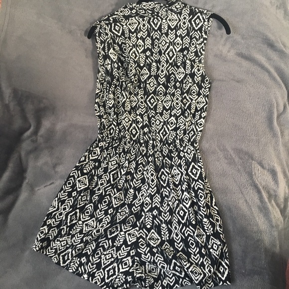 Forever 21 Summer Romper - Picture 4 of 4